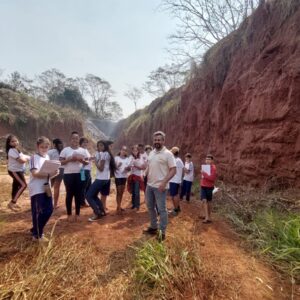 Alunos investigam descarte de resíduos e propõem soluções sustentáveis