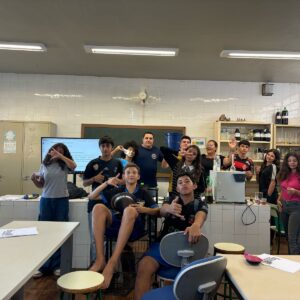Foto do Clube de Ciências Show da Química no laboratório das atividades (Foto/Arquivo pessoal)