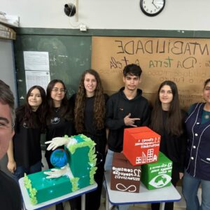 Foto do Clube de Ciências Planeta Consciente Paraná Faz Ciência Maker no dia do projeto “Da Terra à Tela” (Foto/arquivo pessoal)