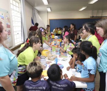 Registro da edição anterior da Feira, que reuniu 404 projetos apresentados, de todo o Brasil, inclusive representantes do Paraguai e da Argentina (Divulgação/Itaipu Parquetec - FIciências)