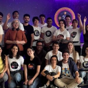 Estudantes selecionados para o Programa SLI receberam um certificado de participação, no evento de encerramento na sede do CEiiA, em Matosinhos, Portugal (Foto/AssessoriaSLI)