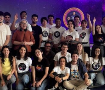 Estudantes selecionados para o Programa SLI receberam um certificado de participação, no evento de encerramento na sede do CEiiA, em Matosinhos, Portugal (Foto/AssessoriaSLI)