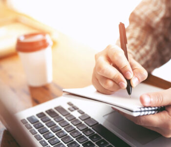 O curso será dividido em duas etapas, realizadas entre 2025 e 2026 (Arte/Canva)