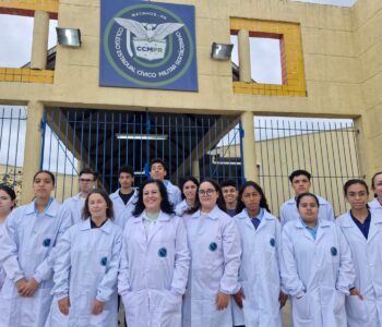 Alunos, professores e pedagogos do Clube de Ciências do Colégio Estadual Cívico-Militar Sertãozinho (Foto/Arquivo pessoal)