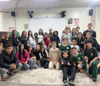 Clube de Umuarama, vinculado à UEM, estuda culturas africana e indígena por meio dos adornos