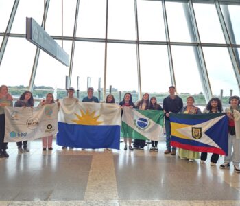 Delegação de alunos e professores no embarque para Belém, rumo à COP30 (Foto/Arquivo Pessoal)