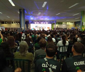 Centenas de pessoas participaram da festa de premiação da FECCI 2025, em Curitiba (Foto/NAPI PRFC)
