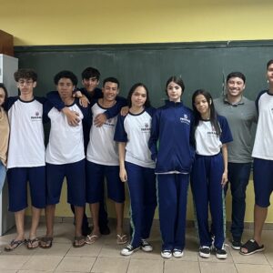 Clube de Cruzeiro do Oeste, vinculado à UEM, transforma óleo usado em sabão