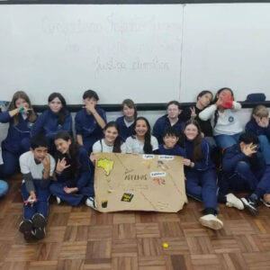 Alunos integrantes do clube CCM Bee (Foto/Arquivo Pessoal)