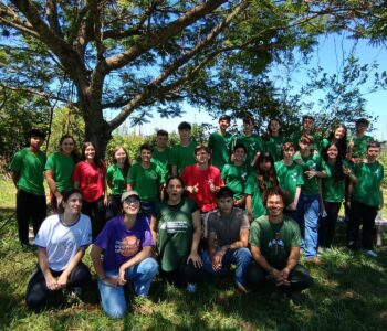 Clubistas e instrutores das oficinas no campus da UFFS, em Laranjeiras do Sul (Foto/Arquivo pessoal)