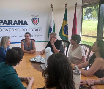 Reunião na sede da regional Londrina da Casa Civil do Paraná, junto ao Jardim Botânico de Londrina, para tratar do projeto da futura Quinta da Seda (Foto/ Ana Elisa Frings)
