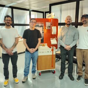 Expositor portátil amplia estratégias de divulgação científica dos NAPIs no Paraná