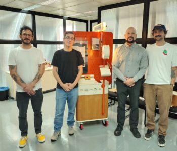 Expositor portátil amplia estratégias de divulgação científica dos NAPIs no Paraná