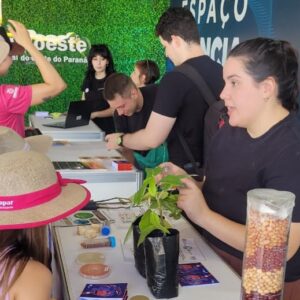 Paraná Faz Ciência leva divulgação científica para o Show Rural 2026