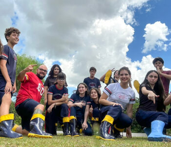 Clubistas do clube Águas claras utilizando EPI para adentrar à Trilha Ecológica (Foto/Arquivo pessoal)