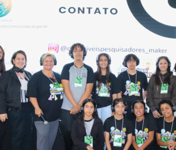 Clube ‘Incríveis Pesquisadores Maker’ e articuladores do NAPI reunidos no evento (Foto / Marilaine Martins)