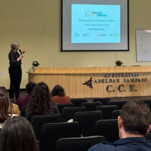 Professora Débora Sant’Anna no último dia do VIII SIPSE