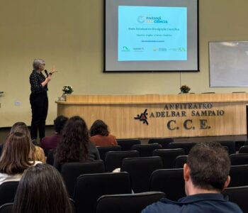 Professora Débora Sant’Anna no último dia do VIII SIPSE