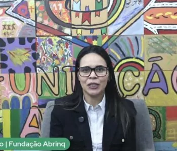 Cassia Longo, da Fundação Abrinq, durante o evento de lançamento do Projeto Árvore, realizado no YouTube. (Foto/Reprodução/Fundação Abrinq)