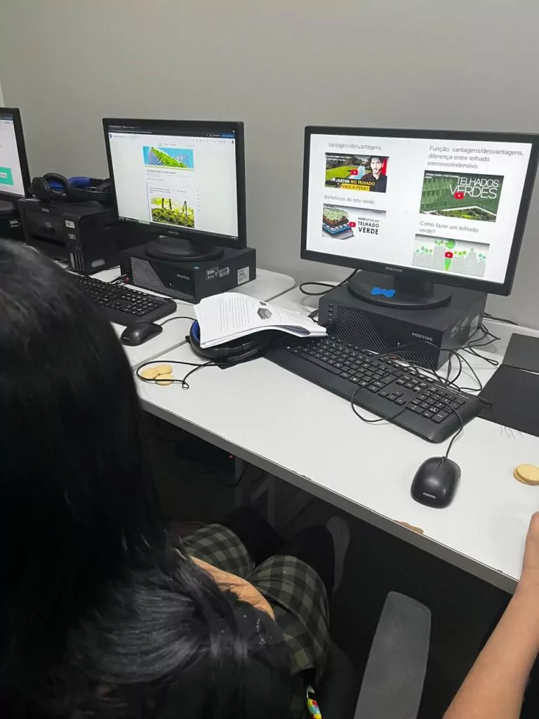A produção de jogos digitais com a temática do projeto Teto Verde, é super importante para os alunos atuarem em equipe e trocarem experiências. É evidente a interação dos alunos e o conhecimento adquirido, durante as discussões sobre o tema, eles tiveram que se interessar em pesquisar sobre o assunto, envolver tecnologia é muito gratificante pois fornece um vasto material de estudo, o aluno tendo que selecionar o tema que está abrangendo a sua pesquisa.